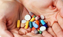Cụ bà 72 tuổi rơi vào nguy kịch sau khi tự ý uống 20 viên thuốc trị đau đầu