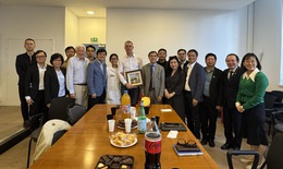 Thứ trưởng Bộ Y tế Trần Văn Thuấn v&#224; đo&#224;n c&#244;ng t&#225;c đến thăm, l&#224;m việc tại hai bệnh viện h&#224;ng đầu của Ph&#225;p