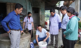 CDC H&#224; Tĩnh cấp ph&#225;t 1.400kg h&#243;a chất Cloramin B cho c&#225;c huyện vệ sinh m&#244;i trường sau lũ