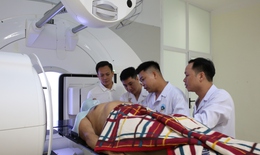 Chuyên gia Bệnh viện Trung ương quân đội 108 trực tiếp về hỗ trợ về xạ trị tại Hà Tĩnh