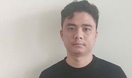 Vận động đối tượng trốn truy nã từ Campuchia đến cửa khẩu đầu thú