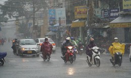Miền Trung sắp nắng nóng dài ngày, miền Bắc duy trì mưa dông vào chiều tối
