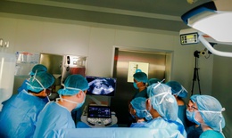 Sự tín nhiệm, niềm tin của bác sĩ Singapore và gia đình giúp bác sĩ Việt Nam giành lại sự sống cho thai nhi