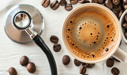 Người huyết &#225;p cao c&#243; uống c&#224; ph&#234; được kh&#244;ng?
