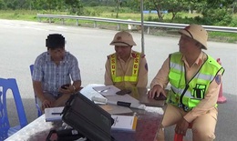 Xử nghi&#234;m t&#224;i xế xe kh&#225;ch lấn l&#224;n tr&#234;n cao tốc