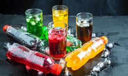 Sức khỏe ảnh hưởng nghiêm trọng như thế nào khi uống quá nhiều nước ngọt ngày nắng nóng?
