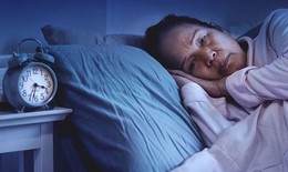 Suy giảm melatonin – 'Thủ phạm' gây mất ngủ ở người cao tuổi và giải pháp
