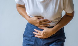 Đau bụng k&#233;o d&#224;i hơn 10 năm, người phụ nữ ph&#225;t hiện căn bệnh &#237;t ai nghĩ tới