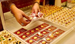 Đề xuất bắt buộc chuyển khoản với giao dịch v&#224;ng từ 20 triệu đồng trở l&#234;n 