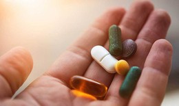 3 nh&#243;m thuốc kh&#244;ng n&#234;n uống c&#249;ng omega-3