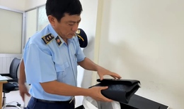 Tiêu hủy hàng loạt túi xách 'hàng hiệu', phụ tùng xe máy giả mạo