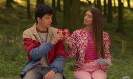 Xem phim Sex Education nghĩ tới cô hàng xóm về cách dạy con