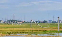 D&#244;ng lốc ở Thanh H&#243;a l&#224;m h&#224;ng loạt cột điện g&#227;y đổ