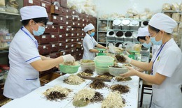 Ph&#243; Thủ tướng Nguyễn H&#242;a B&#236;nh: Y học cổ truyền chưa bao giờ bị l&#227;ng qu&#234;n, đ&#243; l&#224; niềm tự h&#224;o của ch&#250;ng ta