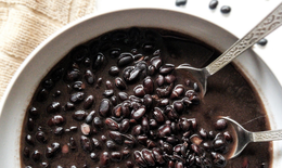 Đậu đen đúng mùa đang rẻ, chỉ bạn cách nấu nước uống giúp thải độc, thanh nhiệt cơ thể