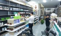 Quảng Trị ph&#225;t hiện 2,5 tấn mỹ phẩm kh&#244;ng r&#245; nguồn gốc