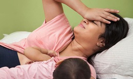 Mẹ bị viêm tuyến vú có cho con bú được không?
