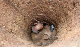 Người đ&#224;n &#244;ng sống s&#243;t thần kỳ sau khi bị x&#224; beng đ&#226;m xuy&#234;n dọc th&#226;n người