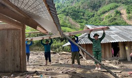 Khắc phúc hậu quả sạt lở, lũ quét ở huyện miền núi Nghệ An