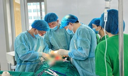 Cắt khối u hiếm gặp, cứu bệnh nhân suy tim độ III, phải ngủ ngồi
