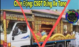 Thực hư video CSGT dừng xe tang giữa đường, b&#233; g&#225;i bất ngờ chui ra từ quan t&#224;i