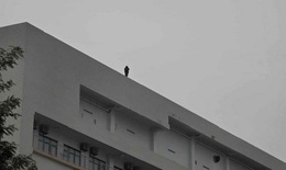 Gần 3 giờ 'nghẹt thở' giải cứu cháu gái có ý định tự tử tại Bệnh viện Bạch Mai