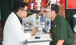 Hàng trăm cựu chiến binh được chăm sóc đôi mắt miễn phí