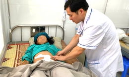 B&#243;c khối u nặng 9kg trong bụng b&#233; g&#225;i 14 tuổi