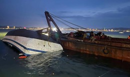 Thủ tướng yêu cầu khẩn trương tìm kiếm cứu nạn, khắc phục hậu quả vụ lật tàu ở Quảng Ninh