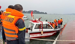 Vụ lật tàu ở Quảng Ninh: Tìm thấy thi thể bé trai gần đảo Ti Tốp, còn 3 nạn nhân mất tích