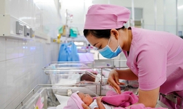 Lấy con người l&#224;m trung t&#226;m, t&#244;n trọng quyền tự quyết về sinh sản của c&#225;c cặp vợ chồng