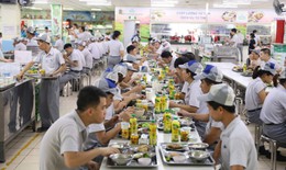 Tổ chức Bữa cơm C&#244;ng đo&#224;n 2025 gắn kết người lao động