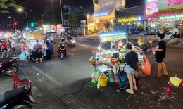 TP Hồ Chí Minh: Gắn camera giám sát để xử lý nạn lấn chiếm lòng đường, vỉa hè