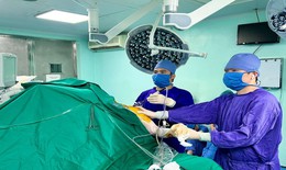 Phẫu thuật tái tạo dây chằng điều trị trật khớp cùng đòn bằng nội soi
