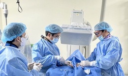 Kh&#225;nh H&#242;a li&#234;n tục can thiệp th&#224;nh c&#244;ng tim bẩm sinh cho trẻ em