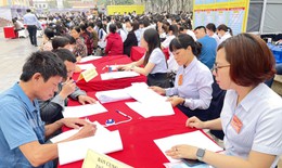 Đến tuổi nghỉ hưu nhưng chưa đủ thời gian đóng BHXH có được thực hiện tiếp hợp đồng lao động?