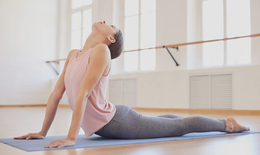 Kết hợp yoga v&#224; ăn uống thế n&#224;o để tối ưu giảm mỡ bụng?