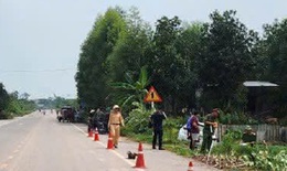 Ô tô mất lái lao xuống ruộng đâm cụ bà đang làm đồng tử vong