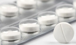 Ho, đau họng c&#243; n&#234;n uống alphachymotrypsin?