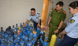 Đ&#225;nh sập l&#242; ‘kh&#237; cười’ tr&#225;i ph&#233;p, thu giữ h&#224;ng trăm b&#236;nh kh&#237; N2O kh&#244;ng r&#245; nguồn gốc