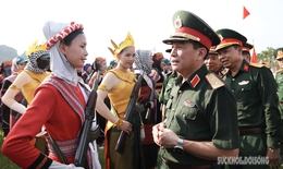 Trung tướng Trương Thiên Tô kiểm tra các khối diễu binh chuẩn bị đại lễ 2/9