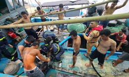 Công an cứu thành công tàu cá gặp nạn trên biển