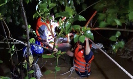 Cứu người đàn ông bị nước cuốn trôi xuống cống ở Đà Nẵng