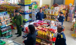 Huế ph&#225;t hiện h&#224;ng chục vụ vi phạm, siết chặt kiểm so&#225;t thị trường h&#224;ng thiết yếu