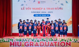 Lễ tốt nghiệp đầy cảm x&#250;c tại Đại học Quốc tế Hồng B&#224;ng: Tuy&#234;n thệ y đức, tri &#226;n v&#224; h&#224;ng loạt th&#224;nh t&#237;ch rực rỡ