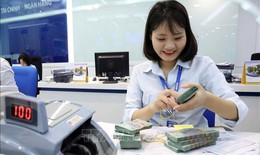 Tiếp tục giảm lãi suất, hỗ trợ tăng trưởng kinh tế cuối năm