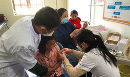 ‘Lấp đầy’ vaccine – chìa khóa kiểm soát dịch bệnh sởi