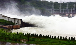 Mở cửa xả đáy thủy điện Sơn La ứng phó với mưa lớn