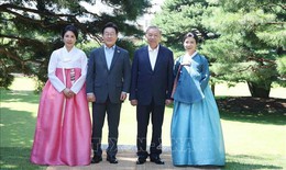 Tổng Bí thư Tô Lâm và Phu nhân dự tiệc trà và thưởng thức nghệ thuật truyền thống