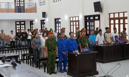 15 năm tù cho kẻ 'nổ' quen biết nhiều lãnh đạo cấp cao để 'chạy án'